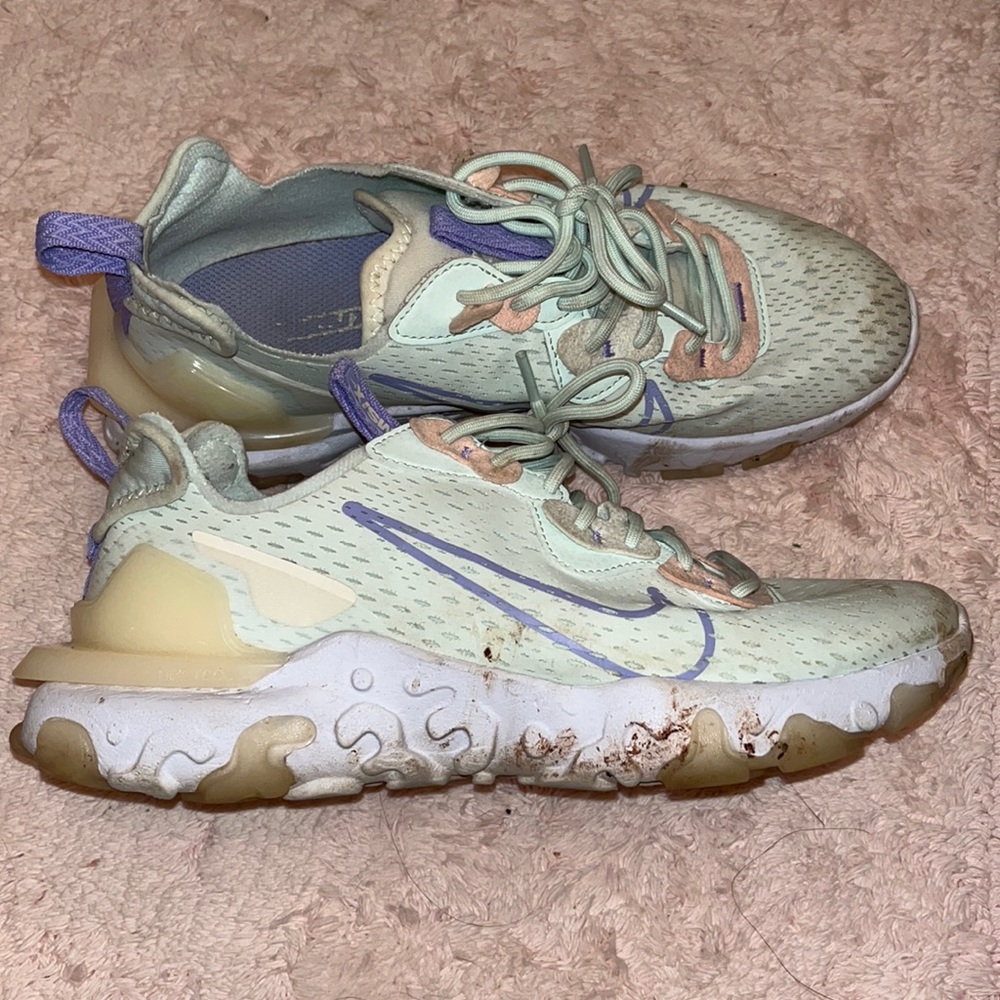 Nike tennis shoes